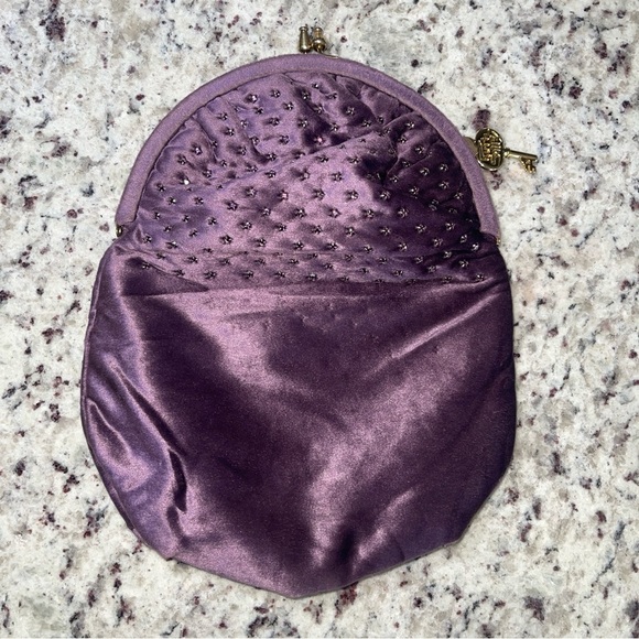 Vintage Ruth Saltz Purple Velvet Rhinestone Clutch Style Retro Purse Gold Key - Picture 9 of 11